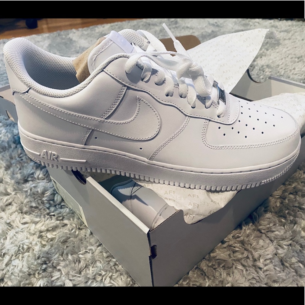 NEW - MEN Nike Air Force 1 '07 - 12